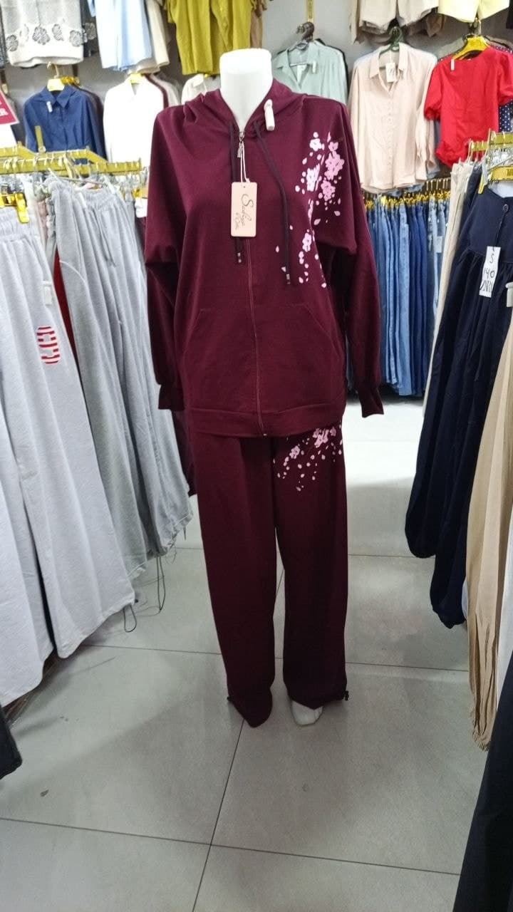 Sport kostyum — bordo, gulli kapyushonli kofta va shim